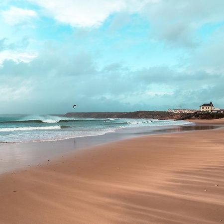 Westside Beach House Peniche Eksteriør billede